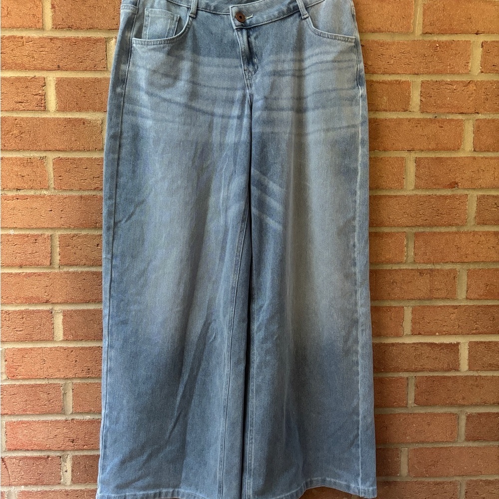 Halara Brand NWT Wide Leg Light Blue Women’s Jeans Small Petit